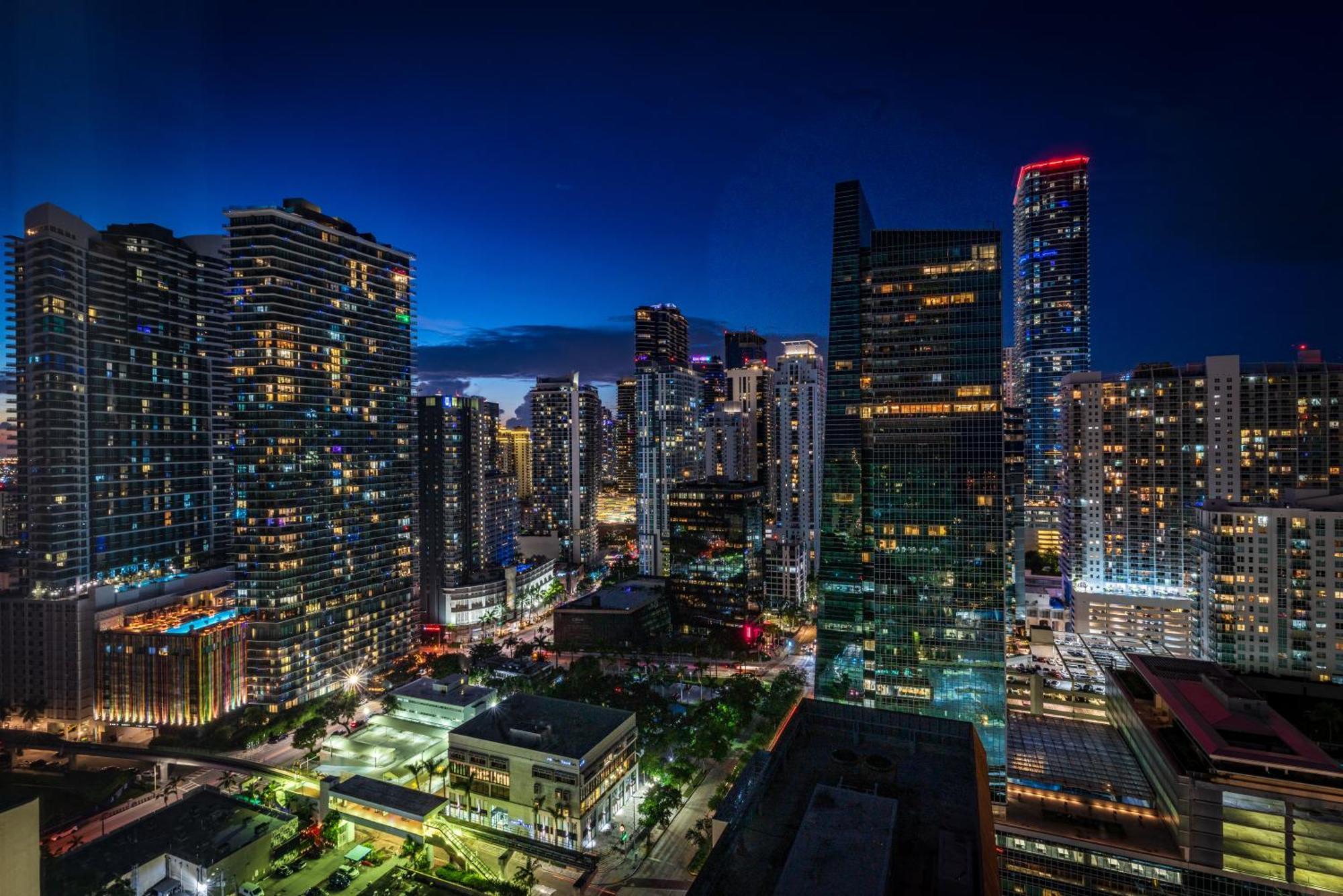 2 Bedroom Or King Studio Suites Four Seasons Hotel Miami Free Wi-Fi & Free Parking מראה חיצוני תמונה